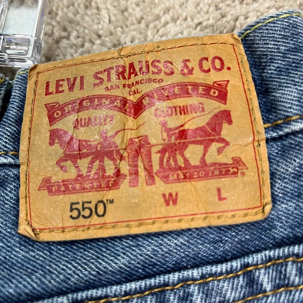 Levis 550 Jeans Mens 43x27 Medium Wash Blue Straight Leg 5‎ Pocket Denim EUC